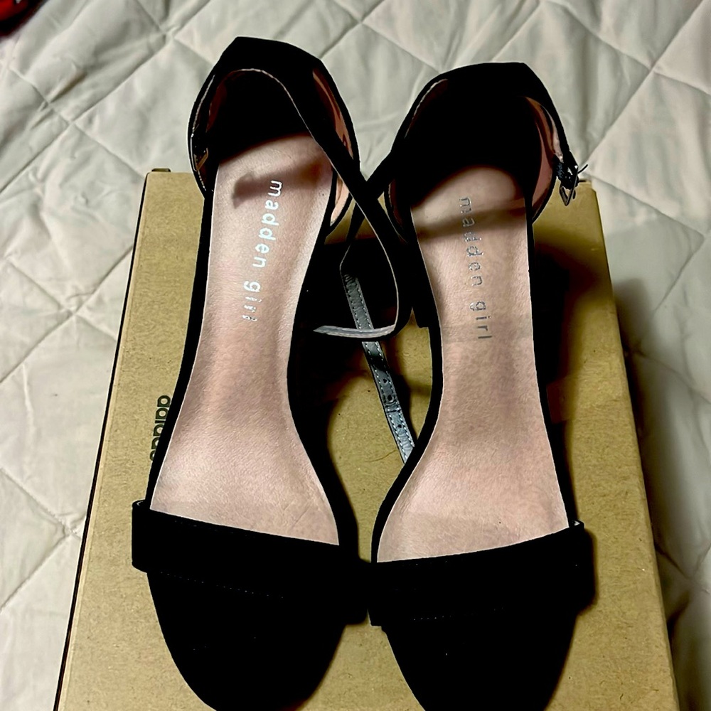 Madden girls size 8 heals